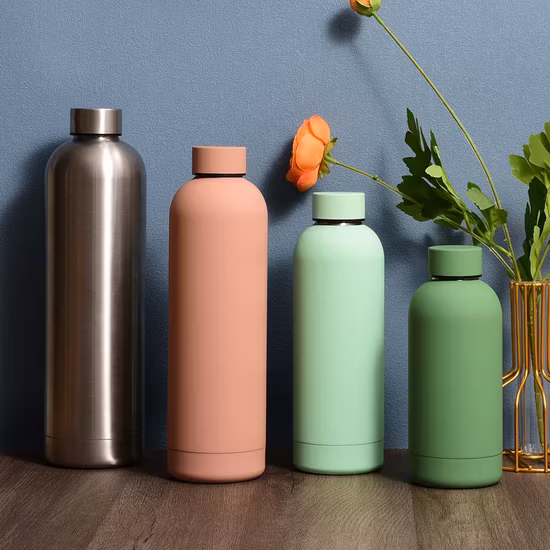 Botella de agua de frasco de acero inoxidable con aislamiento deportivo caliente, termos portátiles personalizados de metal colorido OEM para beber al por mayor de lujo sin BPA